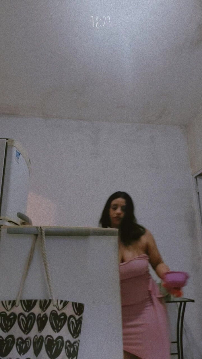 Zayra Pink: 在家做饭——真实时刻