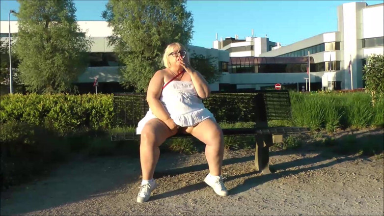 Lexie Cummings: Miga na lotnisku