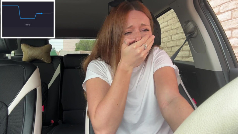 Nadia Foxx: Arrêt dans la fosse sans soutien-gorge au volant avec Mon...
