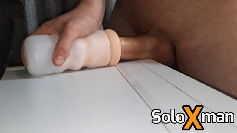 SoloXman: Bir el fenerini göt şeklinde sikiyorum