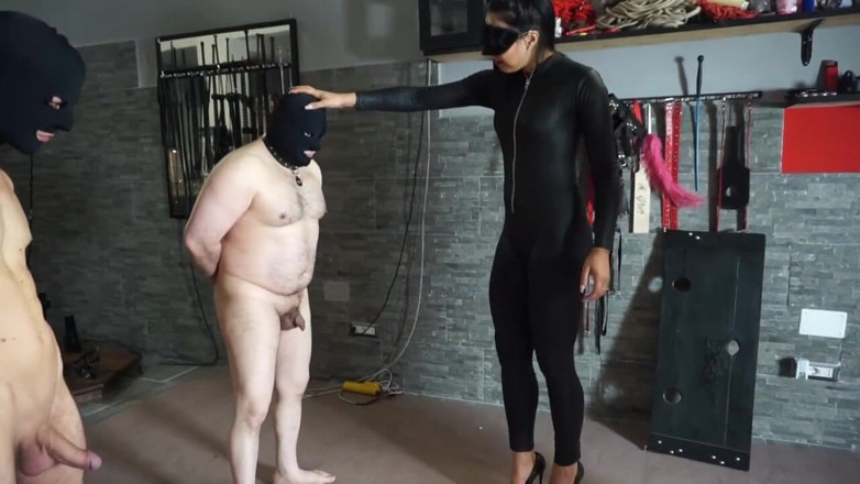 Lady Mesmeratrix Official: Божевільні кралі фемдом жорстко б'ють своїх членів раба