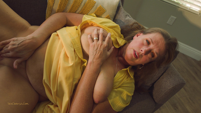 Sex Over 50: Sólo žluté šaty
