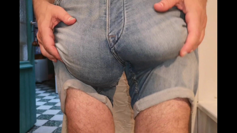 Monster_Meat_: Jeans shorts ausbeulen freeball