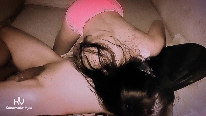 KarameloVzla: Esposa Disfruta Azotando Macho Polla Y Pezones