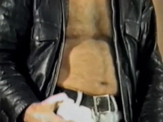 Tribal Male Retro 1970s Gay Films: Hitam di bahagian merah 2