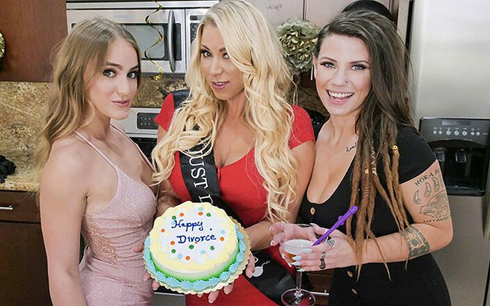 Team Skeet: Katie Morgan празднует свой развод с лесбийской милфой в тройничке - TeamSkeet