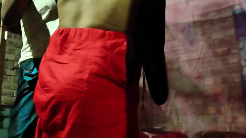 Deshi women: Frumoasă mătușă indiană sex în poziția capră