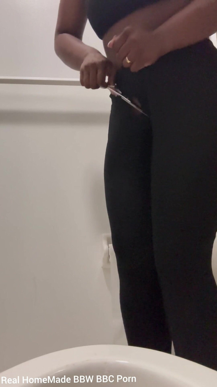 Super sexy ebony cuties: Wanhopig op zoek naar een vrouw die in mijn benen...