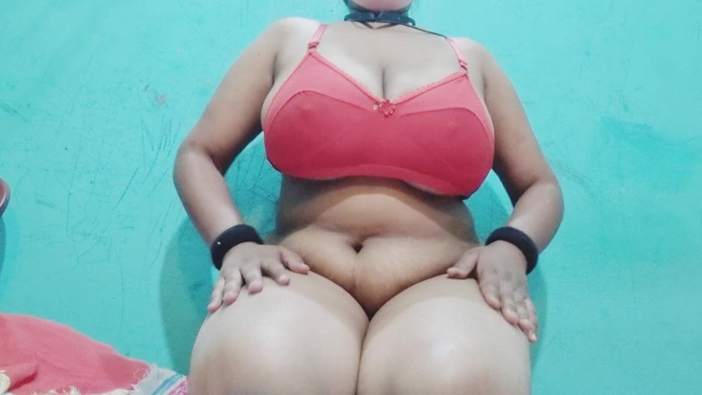 NilaRani693: 리얼 쾌락의 순간을 경험하기 시작한 인도 솔로