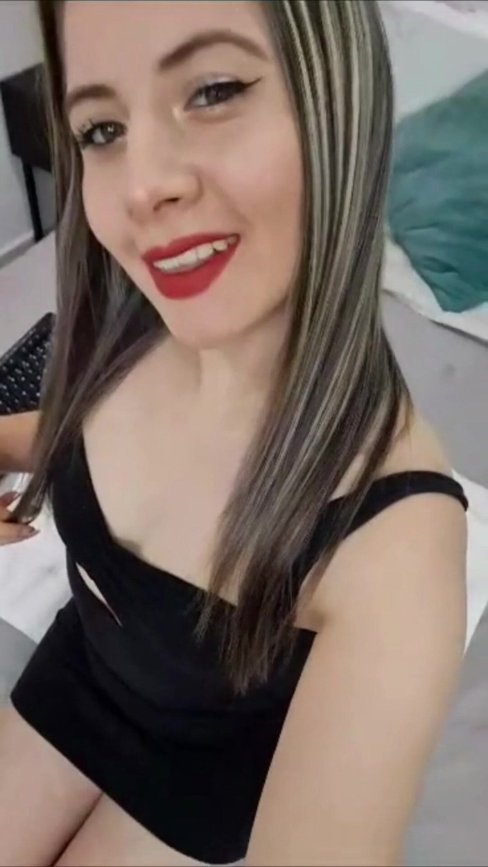 Bella Madison: Spettacolo in webcam di una sexy modella