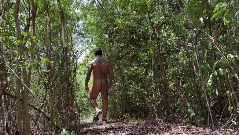 ortizjona: Me pongo tan cachonda caminando en el bosque desnuda con...