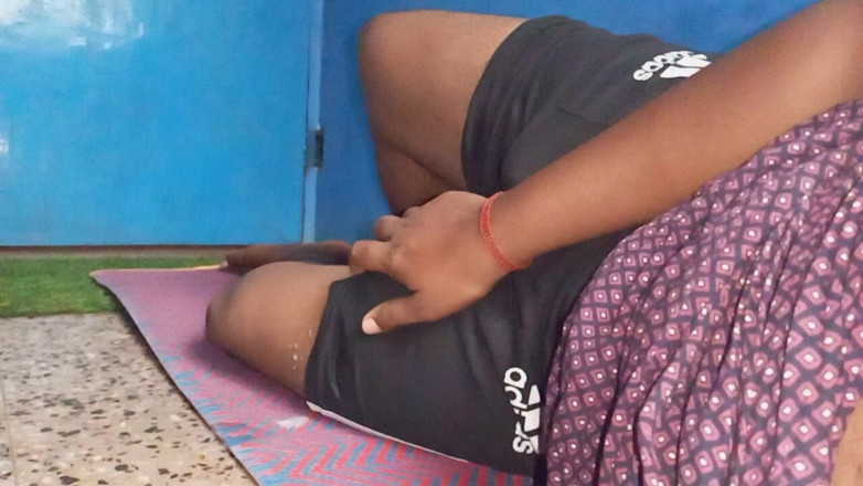 Sweet Indian cock: Дези Devar Aur бхабхи Ki трахается в киску и сосет с презервативом сперму, сосет христмы дома