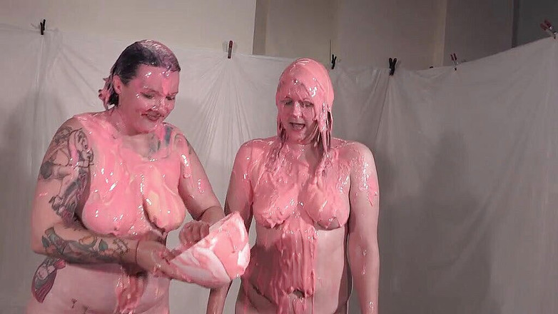 Gunked up girls: Lola aur jodie - Star trek banaam Star Wars