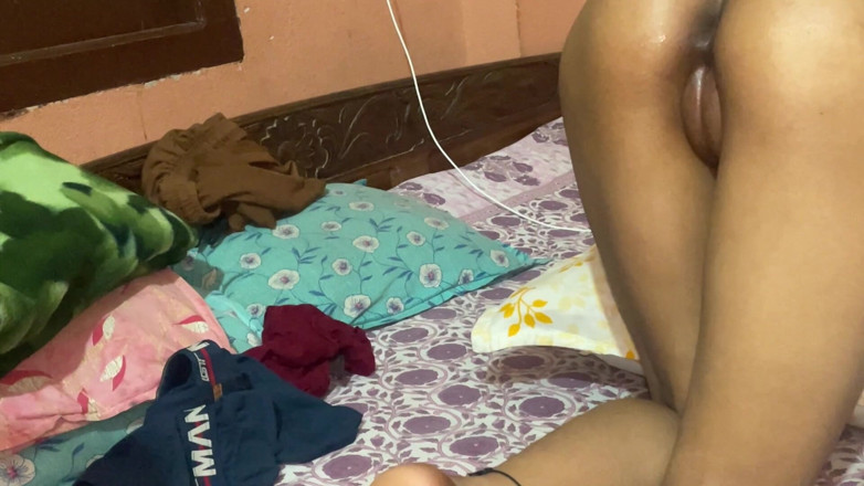 DEVIL ROBERT: Joder al estilo perrito mi hermanastra