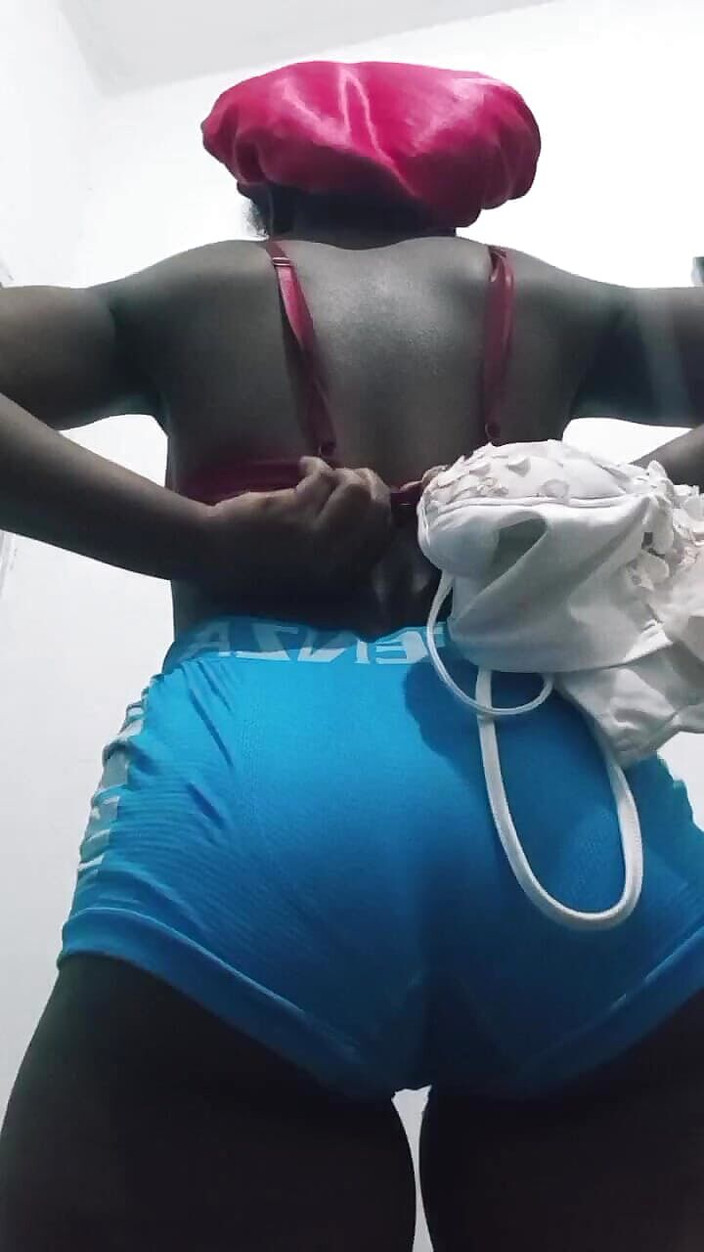 Delicious open butt: Modelando mi pantaloncini Favorito sper sexy ropa interni