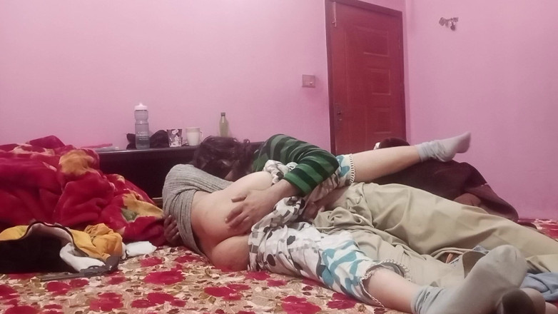 SHAKRATASNEEM: India hermanastra con hermanastro en casa cama tan caliente