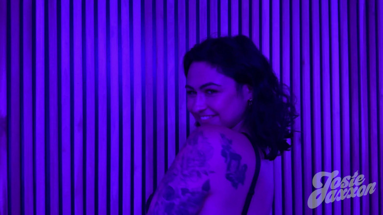 Josie Jaxxon: Orgasmes à une soirée de jeu : fait pour jouir devant un...