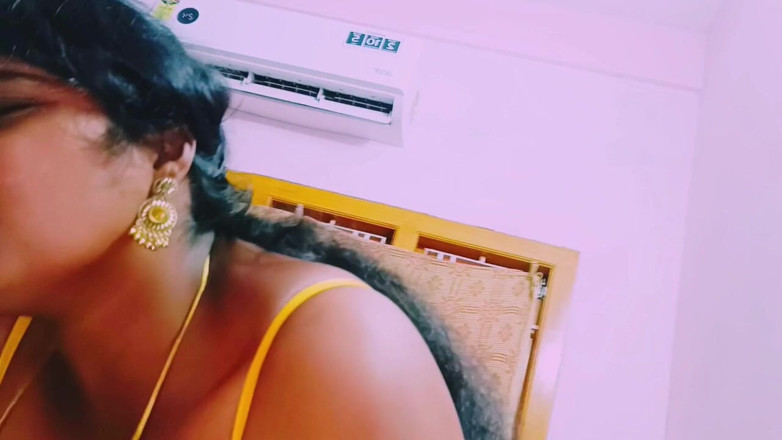 Telugu honey lips: Desi par