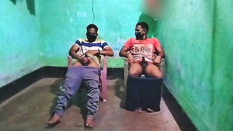 Desi Tits: Sexuální napětí mezi přáteli (gay reality příběh)