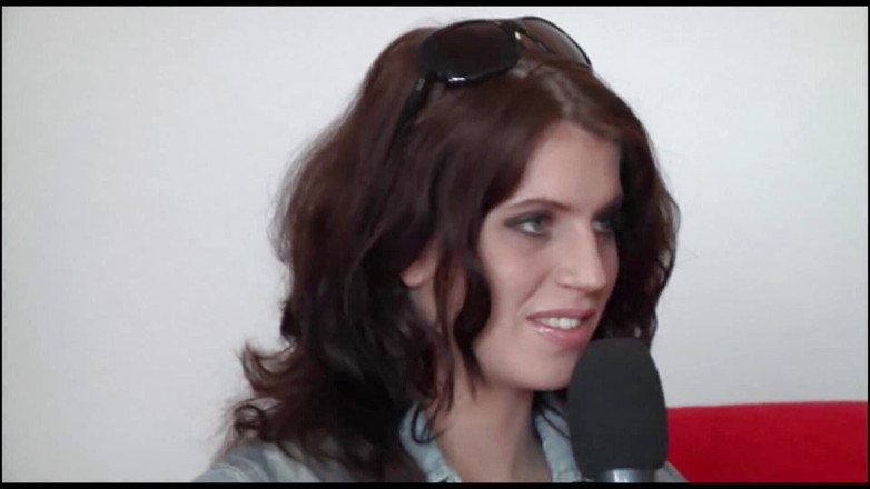 German amateur - 100% German hardcore videos: La ragazza mora viene scopata e sborrata dal suo bg
