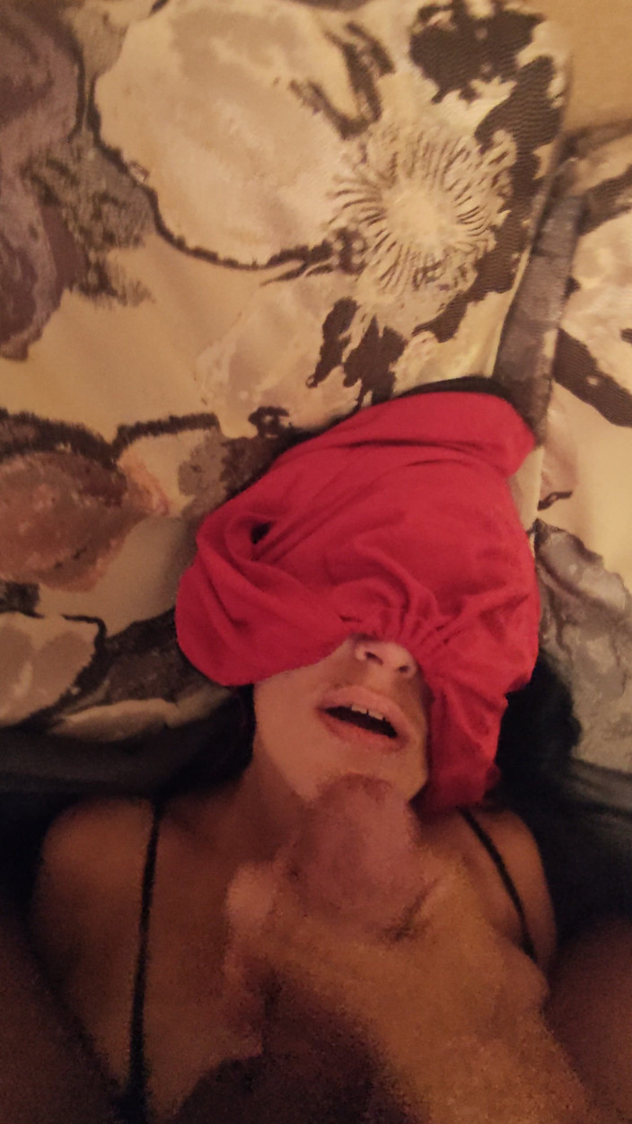 Hotlia: Sexy fitness manželka v punčochách poprvé hvězdy v pornu