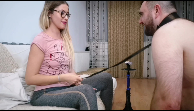 Erotic Tanya: Пукає і курить йому в рот