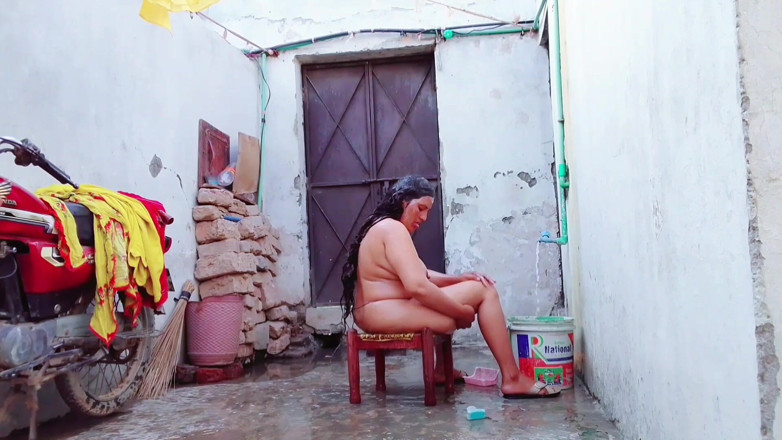 Abida sexy: Barsat Ke Mausam Mein Tanhai Ke Aalam Mein Milan Ko...
