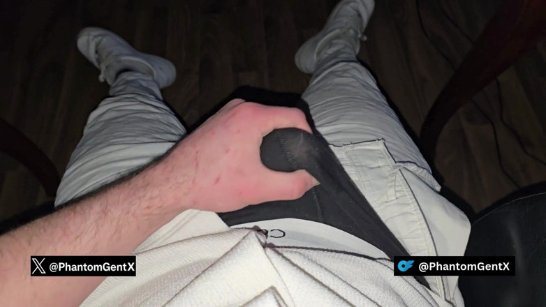 PhantomGentX: Deutscher Daddy Reibt Sich Nach Feierabend Die Harte Beule - Phantomgentx