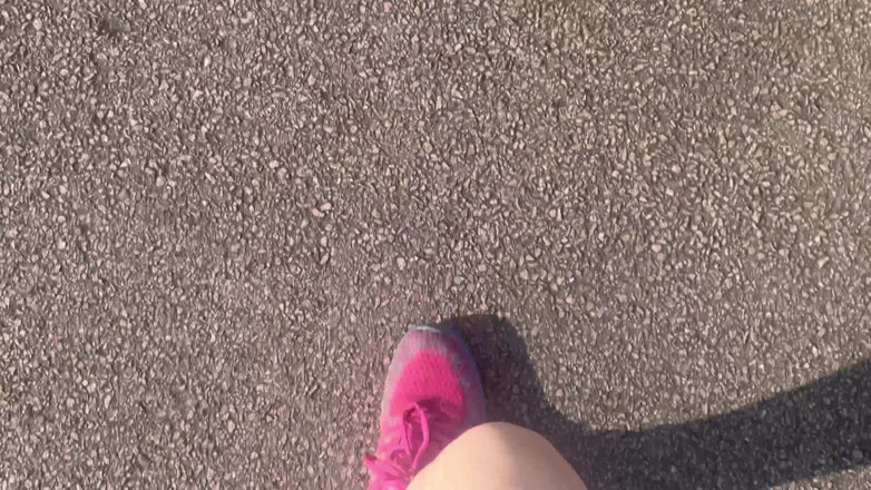 EeveeXo: Lavano i miei piedi sudati dopo aver corso
