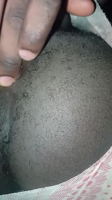 Badman4606: Cewek kulit hitam lagi asik masturbasi