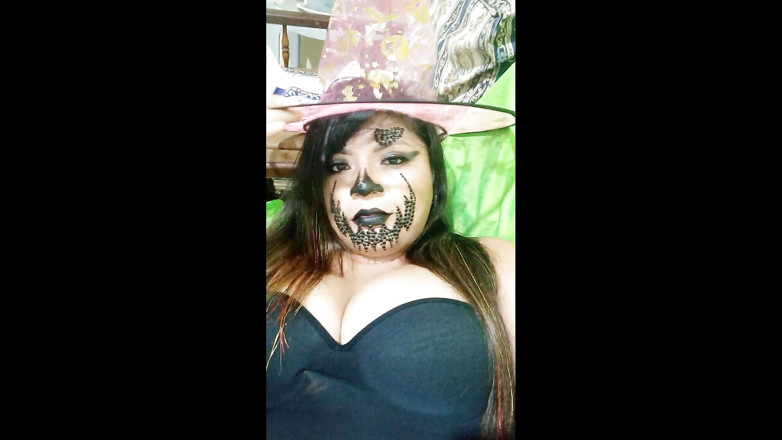 Martin13: ¡Comienzo de sexo en Halloween! Mi hermanastro se pone su...
