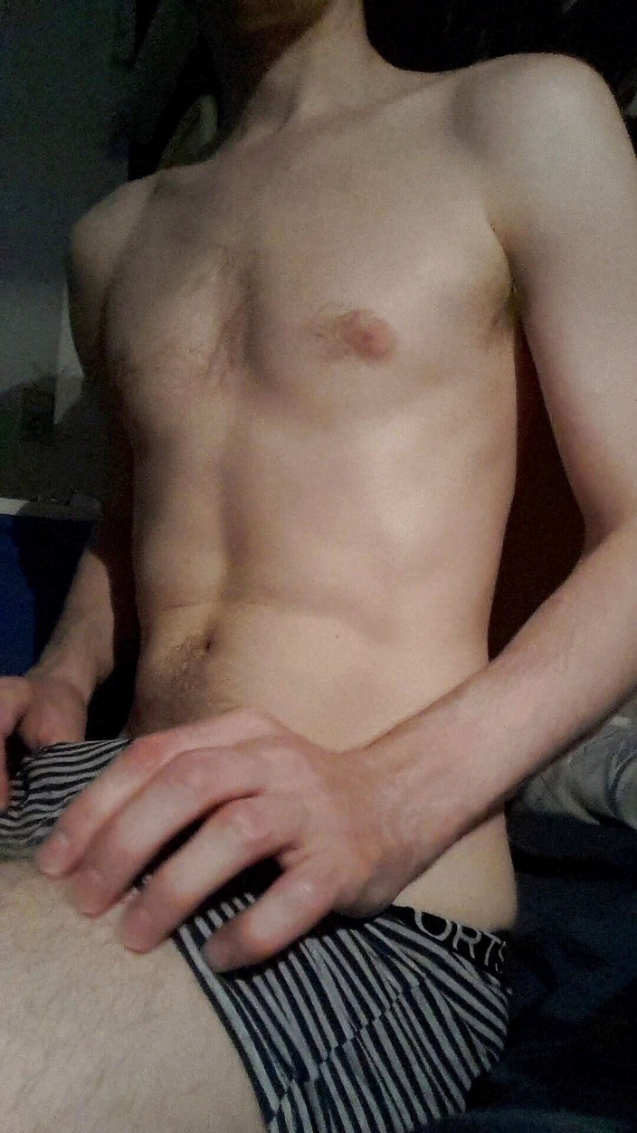 Hot_David88: Знімаю нижню білизну і готуюся до розваг (частина 1)