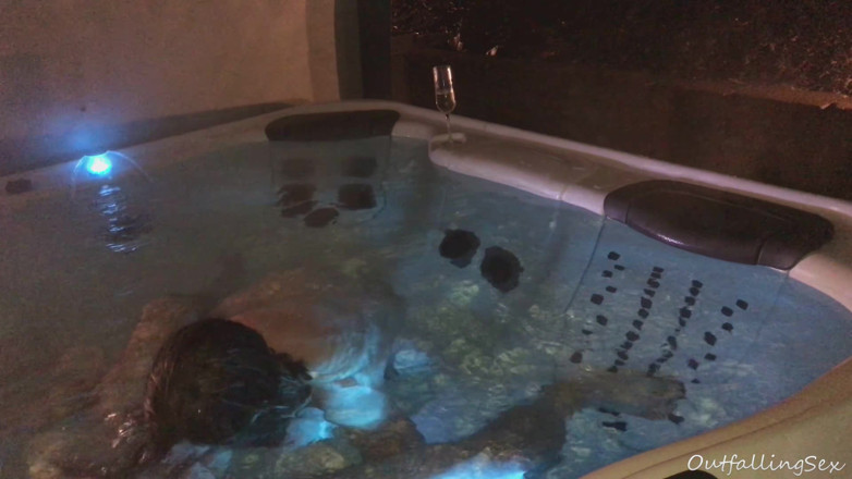 OutfallingSex: Outfallingsex - action dans le jacuzzi