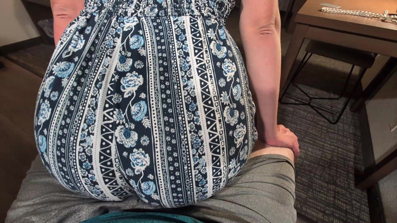 Mimiandevan: Lap Dance Makes Him Cum in Shorts