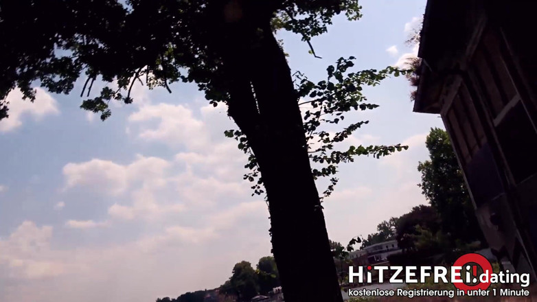 Hitzefrei: La salope Candy Alexa se fait baiser devant une ruine