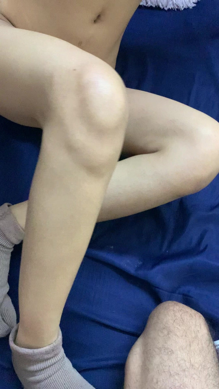 wickedriya: Une MILF lesbienne fait des ciseaux avec une jeune bombasse -...
