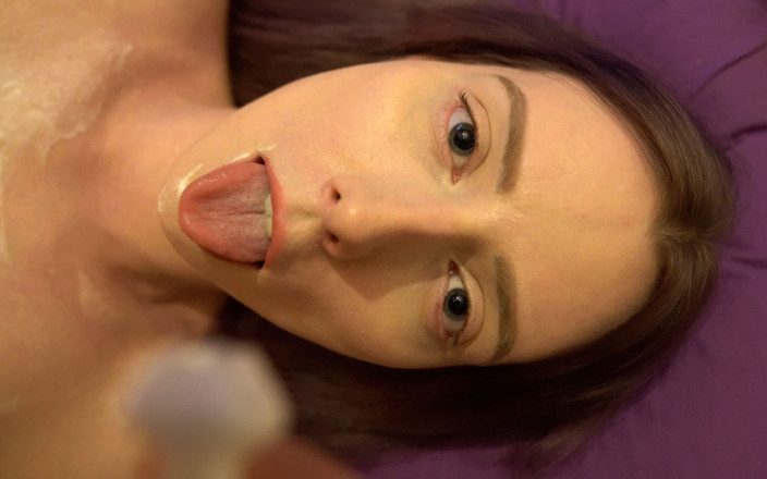 AcrylicCloud: Je me transforme en gâteau