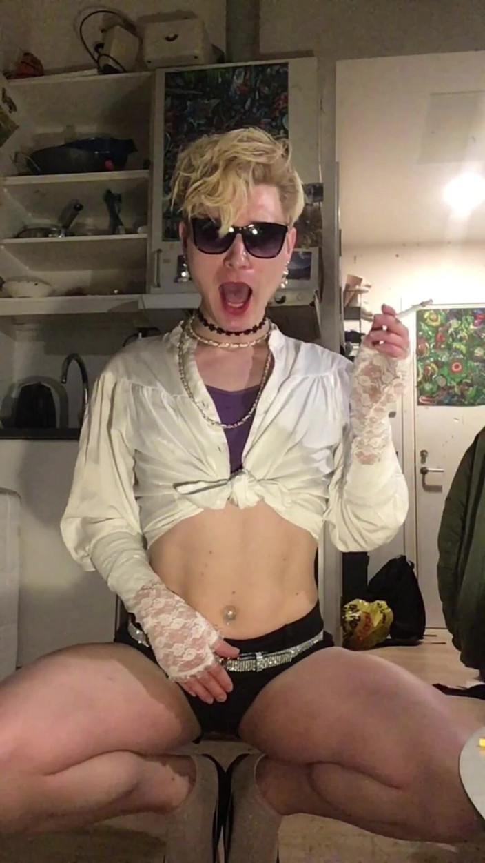 Sissy Cindy Slut: Banci Fag Jes Brinch Hotpants