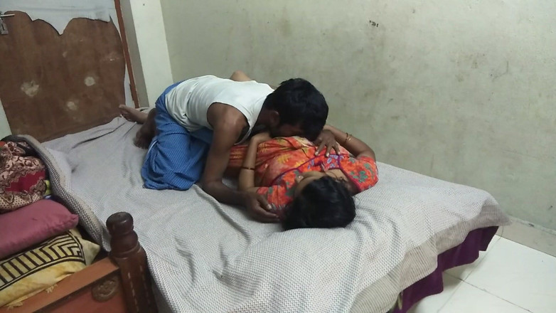 Telugu Couple: Sesso nel villaggio indiano con vera desi bhabhi