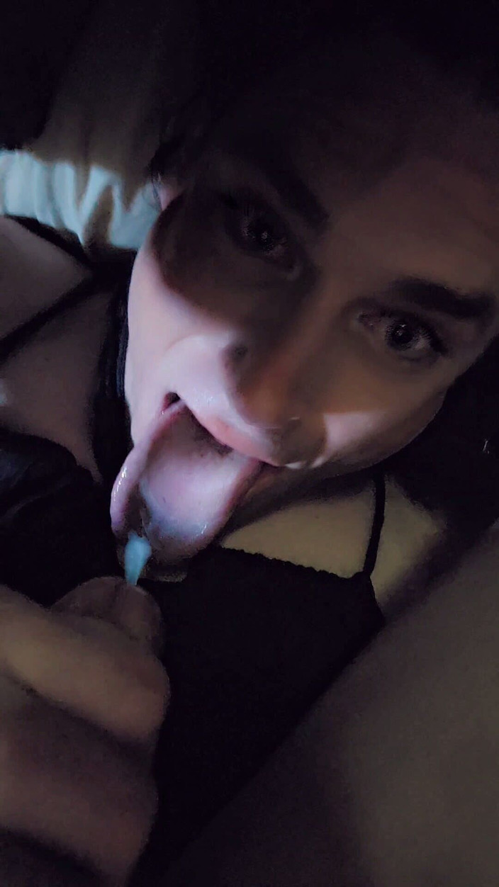 Arexa Bragdoll: Arexa, CD amateur, jouit dans sa propre bouche et avale