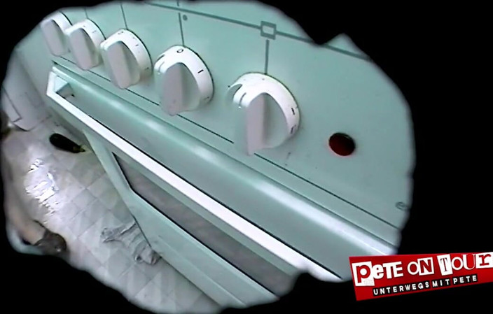 Pete on Tour: Christa'nın sulu ev kadınları amcık sikişi