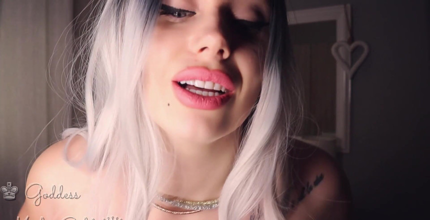 Goddess Misha Goldy: Ich weiß, dass du meine schönen lippen liebst. Sie sind...