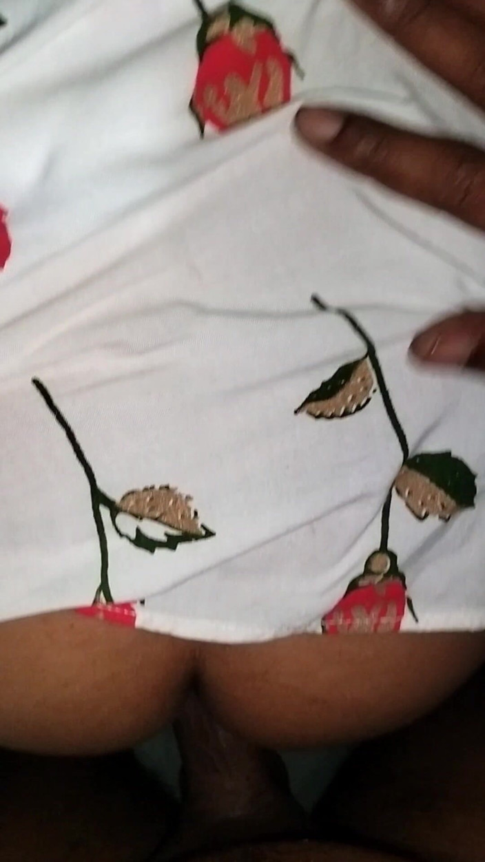 Monika videos: Bhabhi dipijat dan mengisap penis