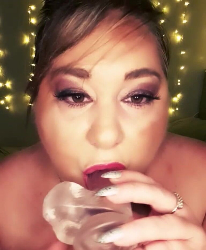 BlancaGirlBBW: Blancagirlbbw Get It Wet and Sucks It Dry
