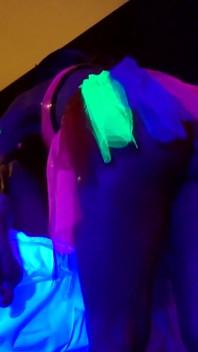 Fisting de luz uv en hotel de diseño holandés