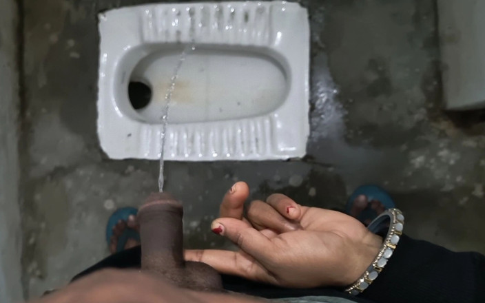 Happyhome: Indiancă Desi Bhabhi ține penisul fratelui vitreg și îl face să se și să...