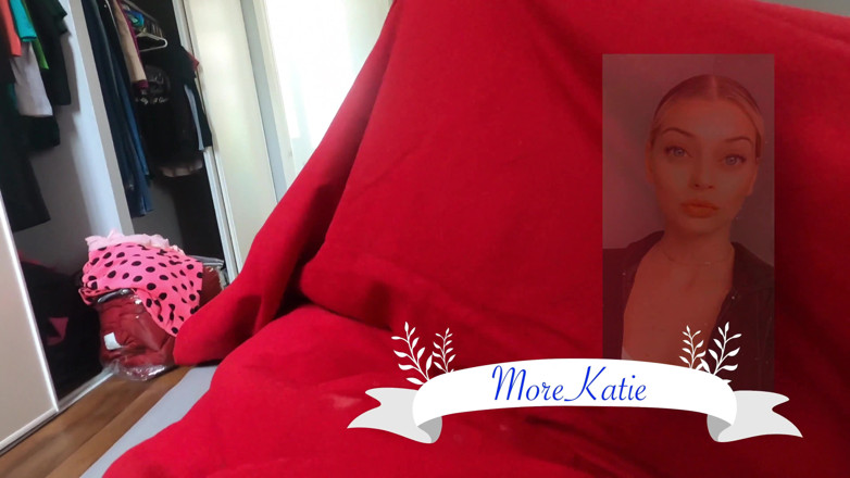 Katie Diggs: Teen wakes up boyfriend with sloppy blowjob and slurps cum