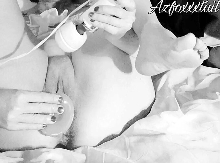 AzFoxxxTailPhelicia: Gode + vibromasseur
