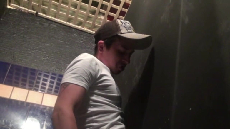 Crunch Boy: Scopata nel bagno pubblico al gloryhole