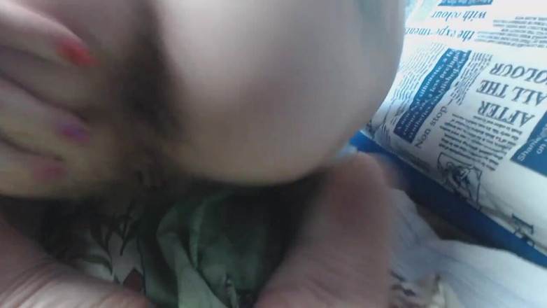 Risky Hairy Couple: 顔が映った妊娠アナルビデオ